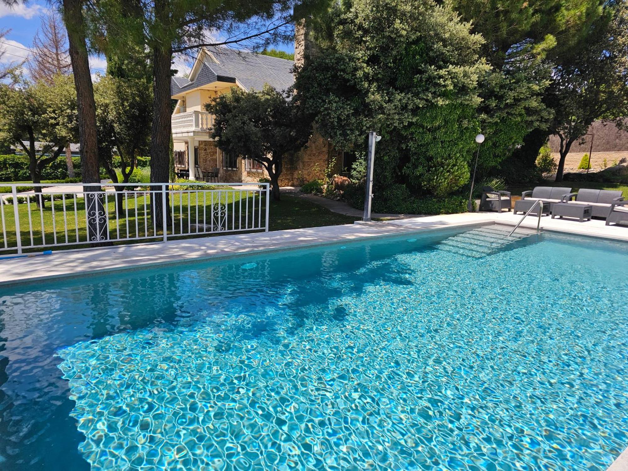 Villa Monika Alpedrete Exterior photo